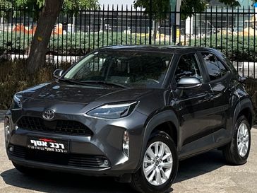 טויוטה יאריס קרוס