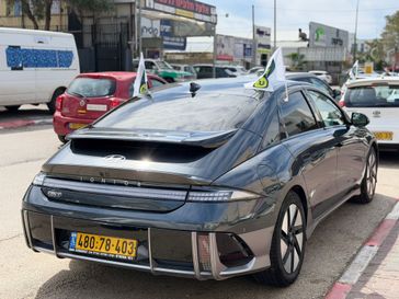 יונדאי איוניק