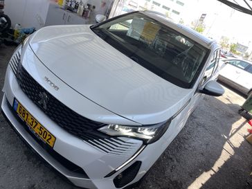 פיג'ו 3008