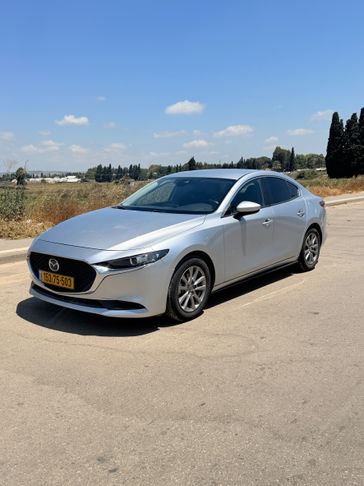 מזדה 3