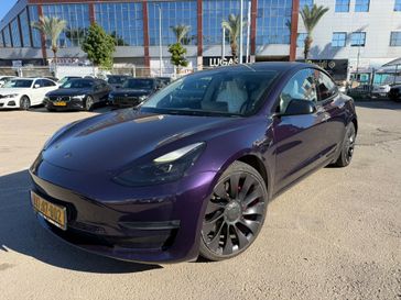 טסלה MODEL 3