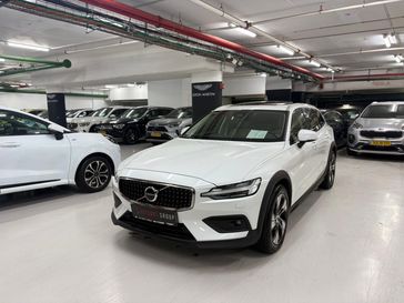 וולבו V60 CROSS COUNTRY
