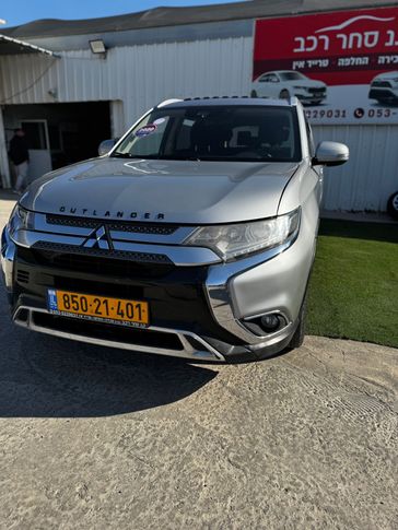 מיצובישי אאוטלנדר