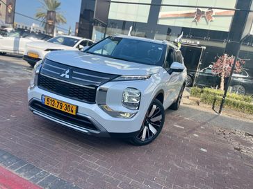 מיצובישי אאוטלנדר