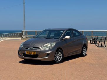 יונדאי I25