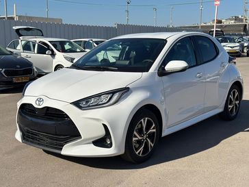 טויוטה יאריס