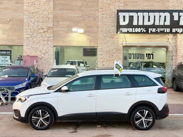 פיג'ו 5008