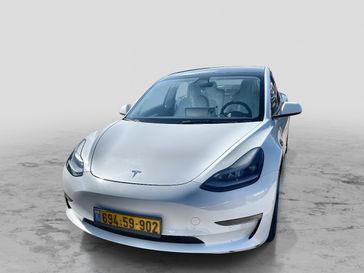 טסלה MODEL 3