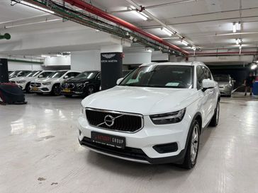 וולבו XC40
