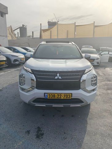 מיצובישי אאוטלנדר