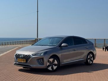 יונדאי איוניק