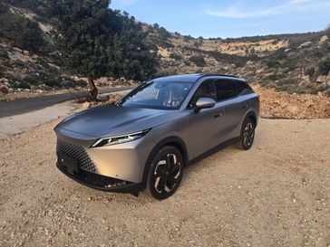 אומודה 7 PHEV