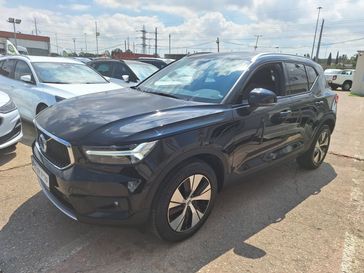 וולבו XC40