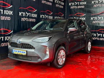 טויוטה יאריס קרוס
