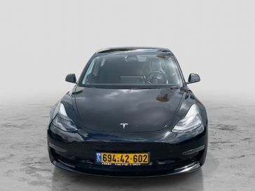 טסלה MODEL 3