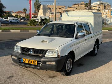 מיצובישי L-200