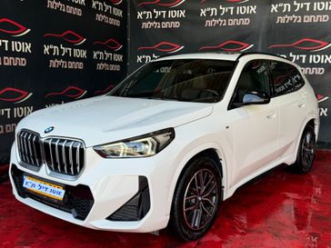 ב מ וו X1