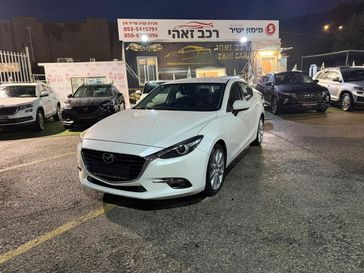מזדה 3