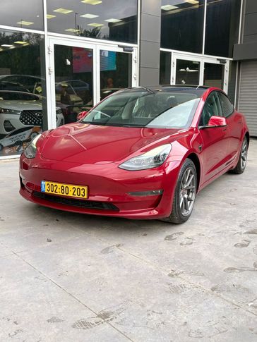 טסלה MODEL 3