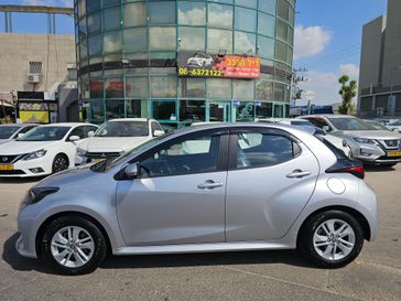 טויוטה יאריס