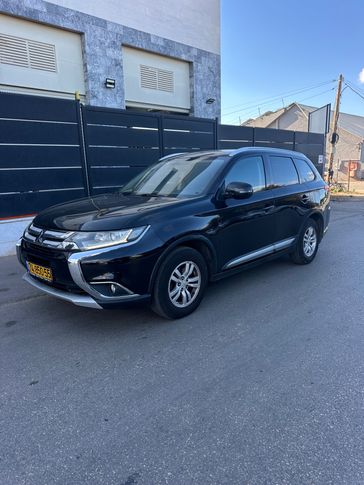 מיצובישי אאוטלנדר