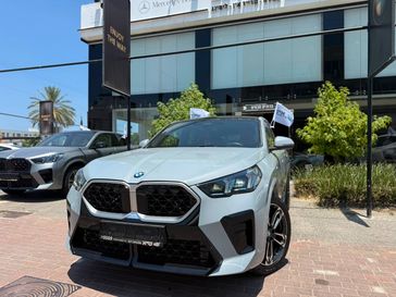 ב מ וו X2