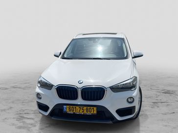 ב מ וו X1