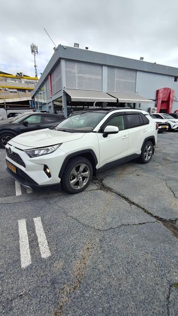 טויוטה RAV4
