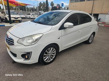 מיצובישי אטראז