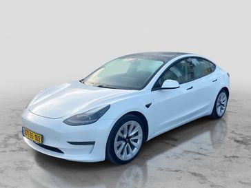 טסלה MODEL 3