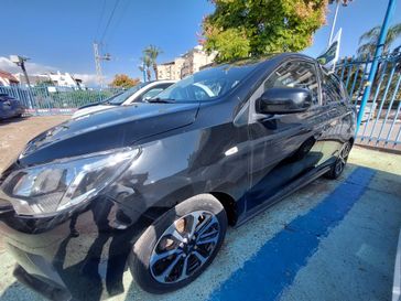 מיצובישי ספייס סטאר