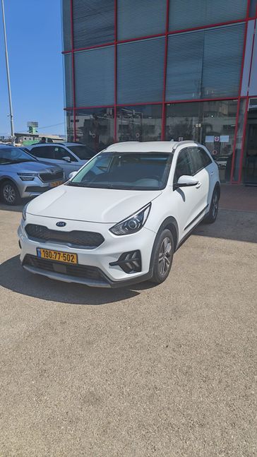 קיה נירו