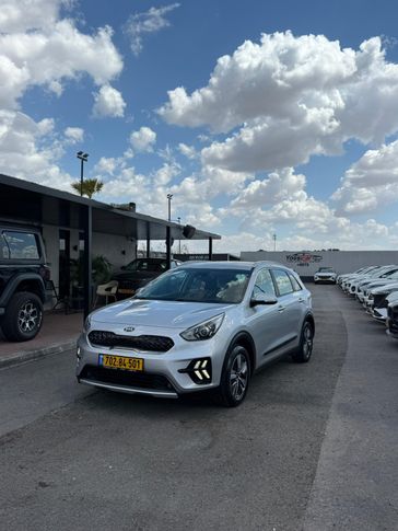 קיה נירו
