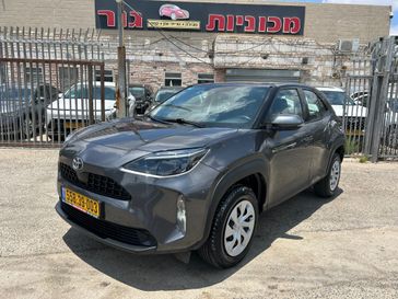 טויוטה יאריס קרוס