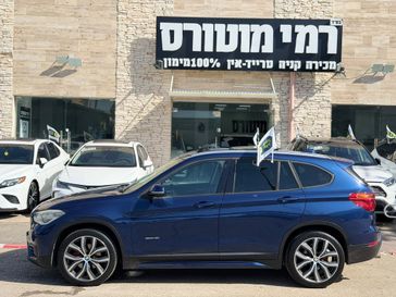 ב מ וו X1