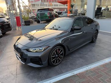 ב מ וו M4