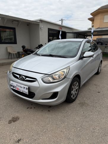 יונדאי I25