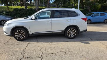 מיצובישי אאוטלנדר