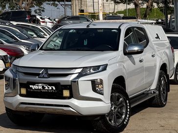 מיצובישי L-200