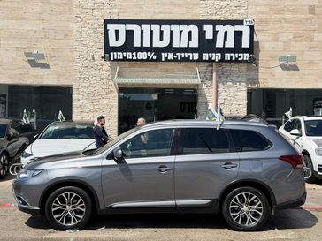 מיצובישי אאוטלנדר