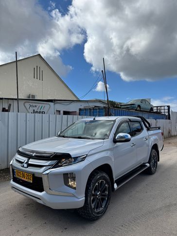 מיצובישי L-200