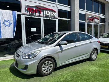 יונדאי I25