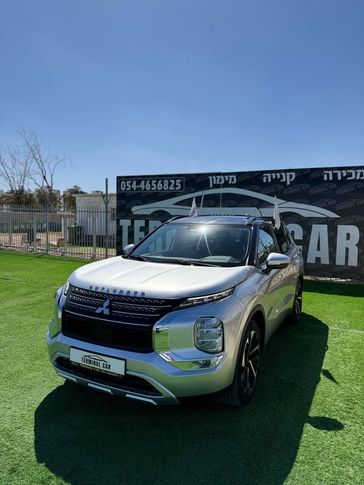 מיצובישי אאוטלנדר