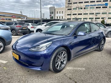 טסלה MODEL 3