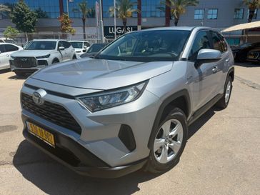 טויוטה RAV4