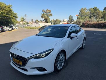 מזדה 3