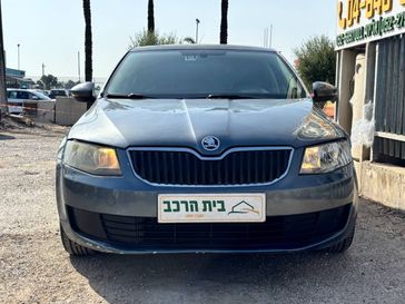 סקודה אוקטביה