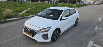 יונדאי איוניק