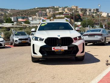 ב מ וו X6