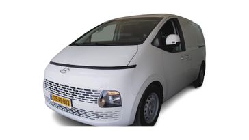 יונדאי STARIA